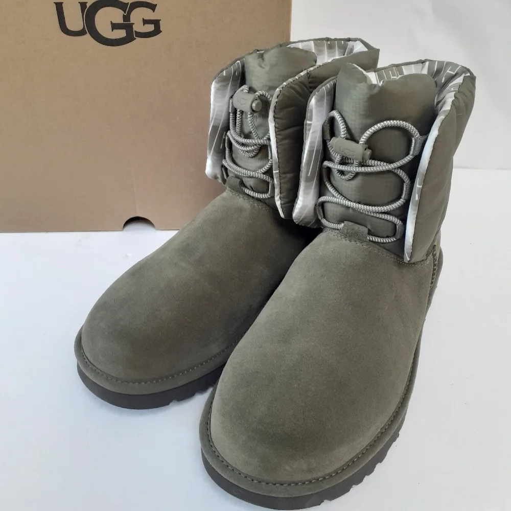 UGG Classic Maxi Toggle Boots Sz 9